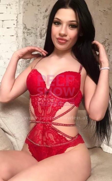 AMIRA aus Ungarn - Hier erleben Sie Feuer pur. Süße Frau mit vielen Vorzügen. Hättest du nicht Lust mich zum Höhepunkt zu bringen. Dann beobachte mich zuerst Anonym auf der Bühne und rufe mich danach ins Zimmer! 2