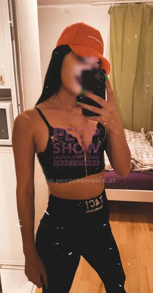 IZABELA aus Slowakei - . Süße Frau mit vielen Vorzügen. Mein verführerischer Blick wird dich in den Bann ziehen. Dann beobachte mich zuerst Anonym auf der Bühne und rufe mich danach ins Zimmer! 3