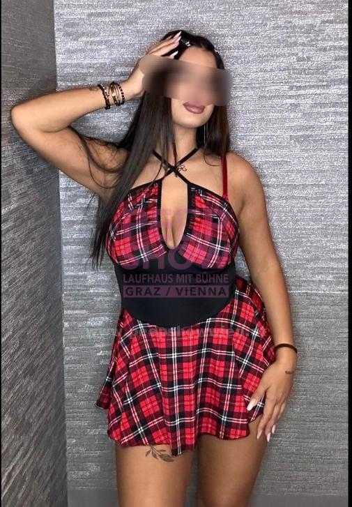 NORA aus Rumänien - . Süße Frau mit vielen Vorzügen. Folge mir ins Land der Erotik. Dann beobachte mich zuerst Anonym auf der Bühne und rufe mich danach ins Zimmer! 0