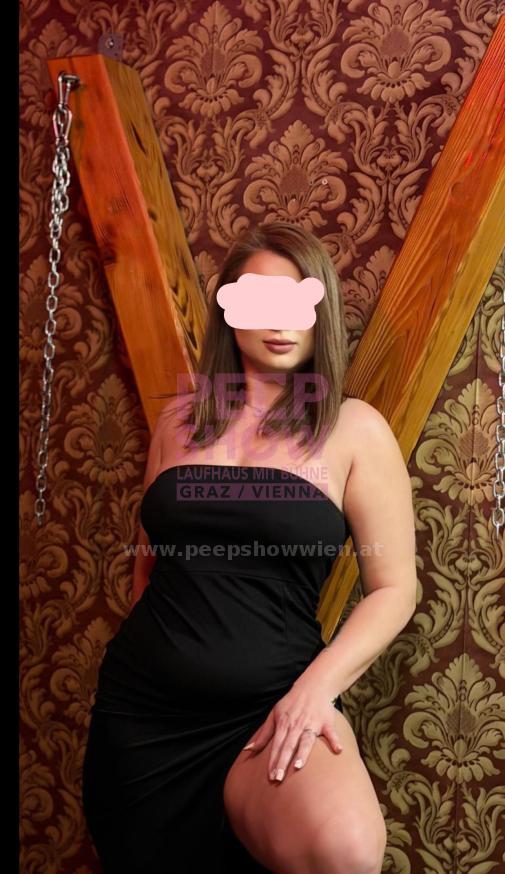 DEEA aus Rumänien - . Ich liebe hemmungslosen Sex. Hättest du nicht Lust mich zum Höhepunkt zu bringen. Dann beobachte mich zuerst Anonym auf der Bühne und rufe mich danach ins Zimmer! 2